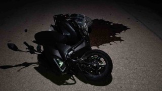 Otomobil ile motosiklet kafa kafaya çarpıştı: 1i ağır 2 yaralı