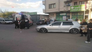 Otomobile çarpan motosiklet sürücüsü yaralandı
