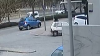 Otomobilin yayaya çarptığı feci kaza kamerada