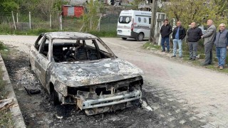 Otomobilini küle dönmüş halde buldu