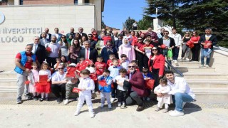 Özel çocuklar 23 Nisanı coşkuyla kutladı