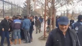 Patnos Belediyesi işçileri ödenmeyen maaşlara karşı ses yükseltti