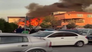 Pendikte fabrika yangını: Ekiplerin müdahalesi sürdüyor