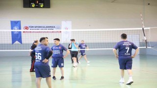 Polis Haftası kutlamalarına voleybol maçı renk kattı