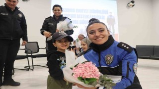 Polisten çocuklara sürpriz ziyaretler
