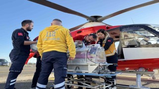 Prematüre Adar, göz tedavisi için helikopterle Vana sevk edildi