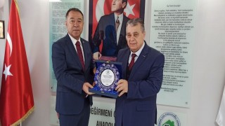 Protokol üyeleri ve eğitimciler kütüphane açılışında bir araya geldi