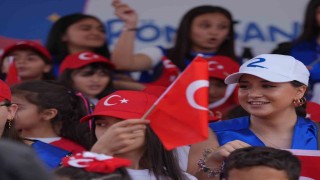 Rönesans Gönüllüleri 23 Nisanı deprem bölgesindeki çocuklar ile kutladı