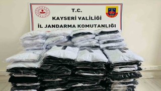 Sahte tişört operasyonu, yüzlerce ele geçirildi