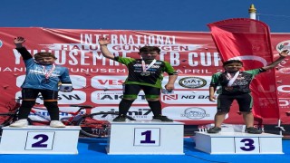 Sakaryalı sporcu parkurda Türkiyenin adını ‘şampiyon yazdırdı