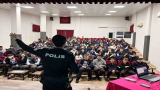 Salihli polisi, liseli gençlere polisliği anlattı
