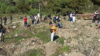 Salihlide öğrenciler fidan dikerek geleceğe nefes oldu