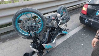 Samsunda motosiklet otomobile çarptı: 1 yaralı