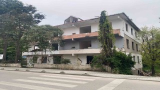 Sancaktepede park halindeki araçta bir kişi ölü bulundu