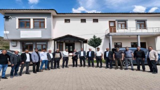 Sasonda muhtarlar memnuniyet ödülünü İlçe Özel İdare müdürüne verdi