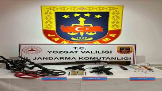 Şefaatlide tarihi eser ve silah ele geçirildi