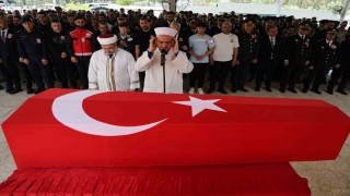 Şehit polis Esat Koyuncunun naaşı Adanada toprağa verildi