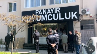 Selam verip girdiği kuyumcuyu soymak için silah çekip böyle ateş açtı