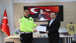 Selendide polis ve jandarma personeline başarı belgesi verildi