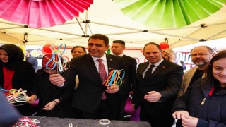 Şenliklerin adresi Anıtpark meydanı oldu