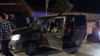 Seyir halindeki aracı kurşuna dizdiler: 1 ağır yaralı