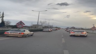 Siren sesini duyan sürücülerin duyarlı davranışı takdir topladı