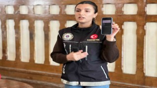 Sirkeci Garında düzenlenen En İyi Narkotik Polisi Anne projesine yoğun ilgi
