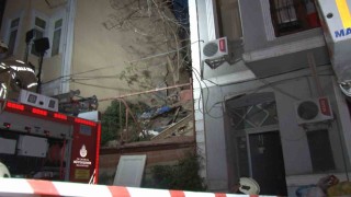 Şişlide 2 katlı binada meydana gelen kısmi çökme korkuttu