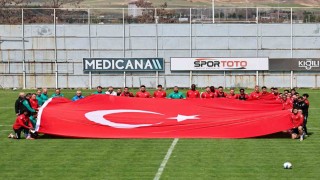 Sivasspor antrenmanda dev Türk bayrağı açtı