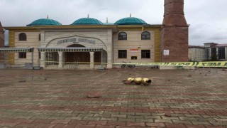 Sivasta cami minaresine yıldırım düştü