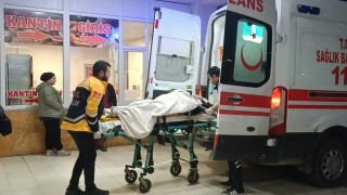 Sivasta iki araç kavşakta çarpıştı: 3 yaralı