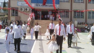 Sökede velilerden çocuklarıyla anlamlı vals gösterisi