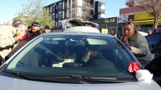 Sürücü kursu otomobiline arkadan çarptı: 3 yaralı