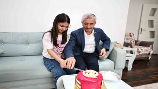Tahmazoğlundan doğum günü sürprizi