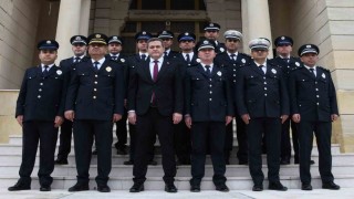 Tarihi bina önünde 88 yıl sonra aynı poz