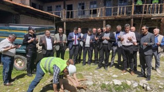 Tarihi Emet Hanında restorasyon süreci başladı