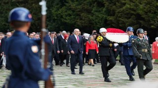 TBMM Başkanı Kurtulmuş ve devlet erkanından 23 Nisanda Anıtkabire ziyaret