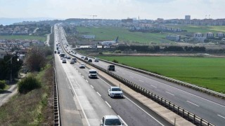 Tekirdağ-İstanbul yolunda tatil dönüşü yoğunluğu yaşanıyor