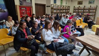 Tekirdağda 100 kişi aynı anda kitap okudu: Ailemle okuyorum, geleceğe ışık tutuyorum