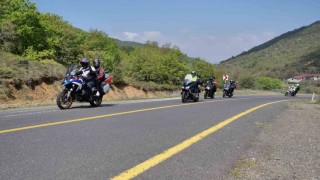 Tekirdağda 500 motosikletli, turizm rotasında doğayla buluştu