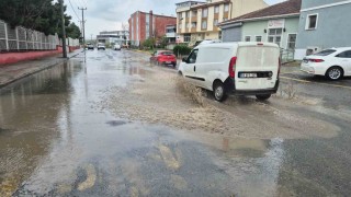 Tekirdağda sağanak yağış etkili oldu, sokaklar suyla doldu