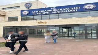 Telefon dolandırıcılığı yapan 2 kişiden biri tutuklandı