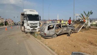 Tır ile çarpışan Tofaş hurdaya döndü: 4 yaralı
