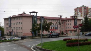 Trabzonda veli okulda öğretmeni darp etti