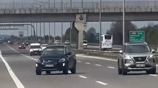 Trafikte geri geri giden sürücü tehlike saçtı: 20 bin lira ceza kesildi