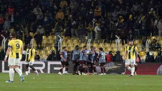 Trendyol Süper Lig: Fenerbahçe: 0 - Trabzonspor: 1 (İlk yarı)