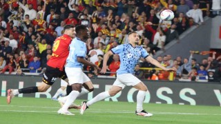 Trendyol Süper Lig: Göztepe: 2 - Başakşehir: 0 (İlk yarı)