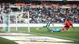 Trendyol Süper Lig: Konyaspor: 1 - Göztepe: 0 (İlk yarı)