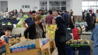 Tüketici Güven Endeksi Nisan 2025’te Geriledi: Ekonomik Beklentilerde Temkinli Seyir