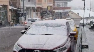 Tuncelide nisan ayında kar yağışı